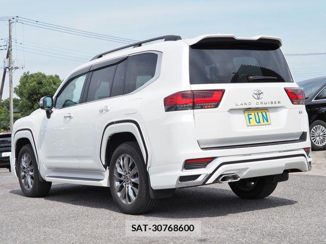 Toyota LAND CRUISER 2023-08 8036307-5