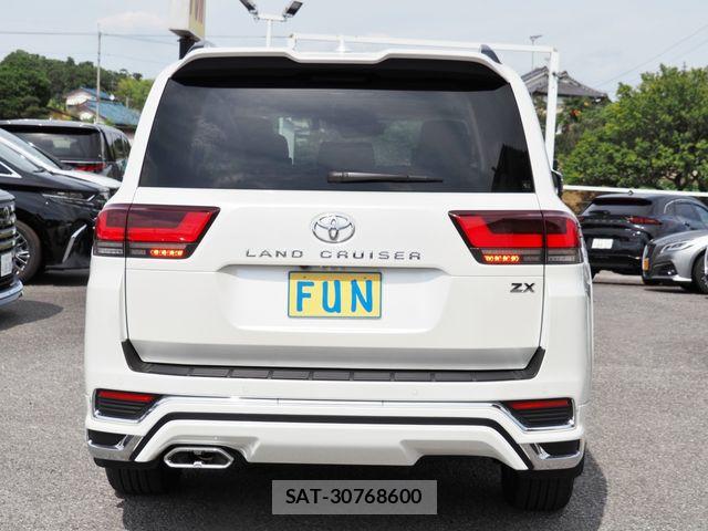 Toyota LAND CRUISER 2023-08 8036307-6
