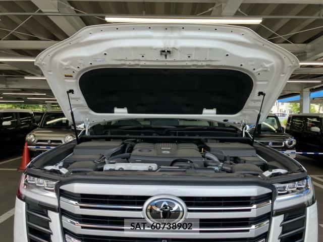 Toyota LAND CRUISER 2025-07 8036312-15