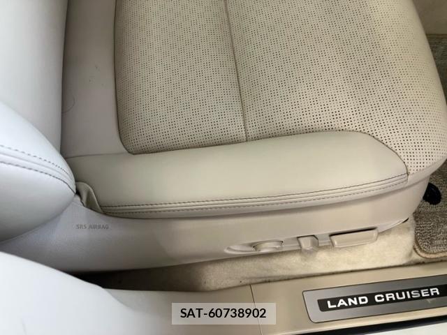 Toyota LAND CRUISER 2025-07 8036312-23