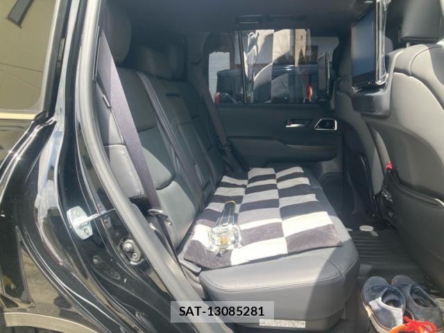 Toyota LAND CRUISER 2024-09 8036300-12
