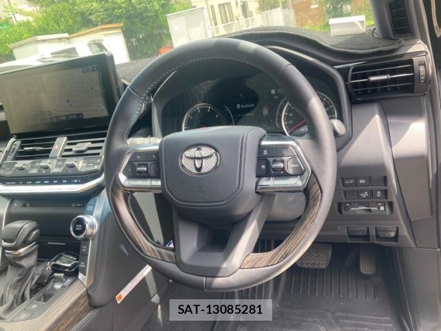 Toyota LAND CRUISER 2024-09 8036300-17