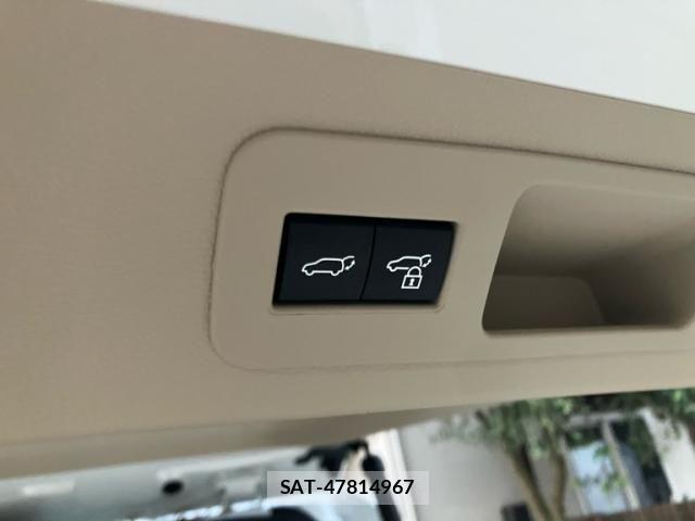 Toyota LAND CRUISER 2023-06 8036304-14