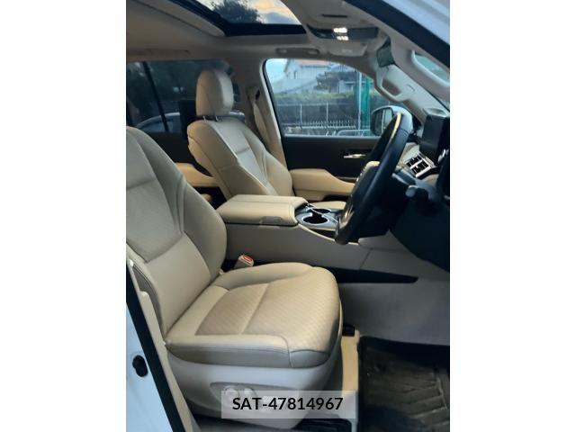 Toyota LAND CRUISER 2023-06 8036304-17