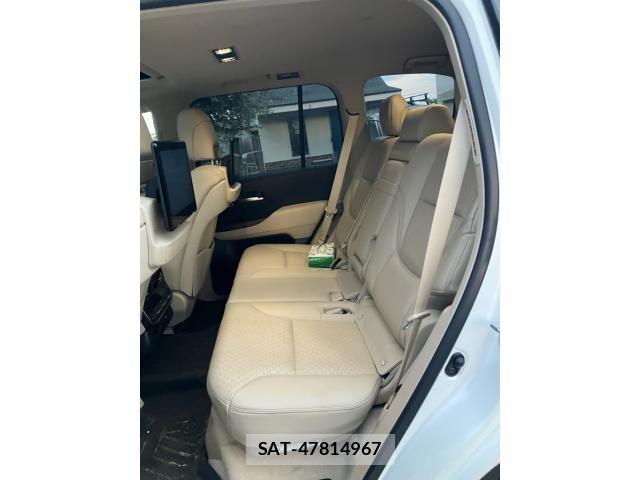 Toyota LAND CRUISER 2023-06 8036304-18