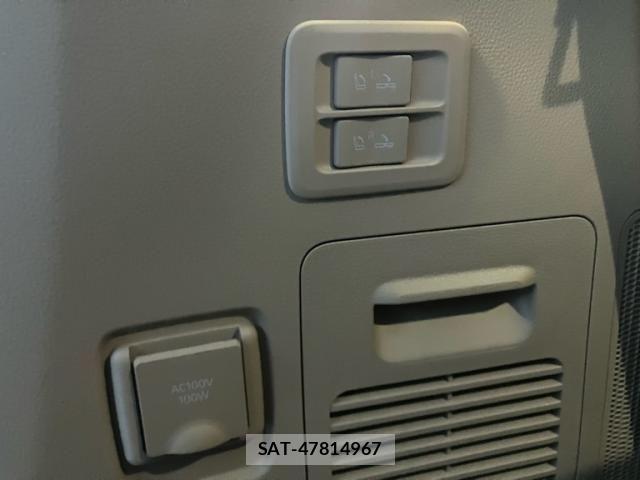 Toyota LAND CRUISER 2023-06 8036304-19