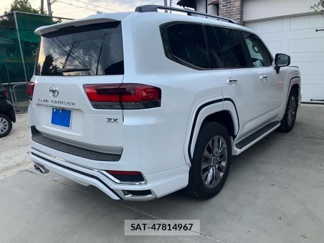 Toyota LAND CRUISER 2023-06 8036304-4