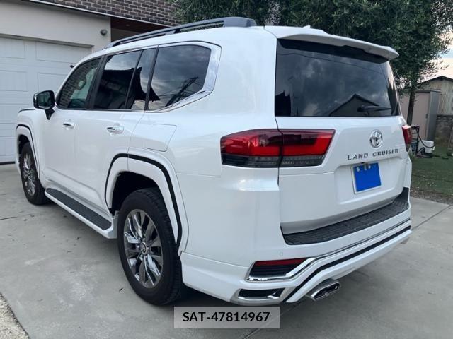 Toyota LAND CRUISER 2023-06 8036304-5