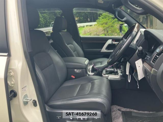 Toyota LAND CRUISER 2020-04 8036311-12