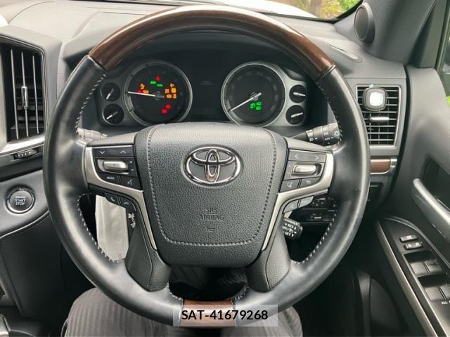 Toyota LAND CRUISER 2020-04 8036311-15