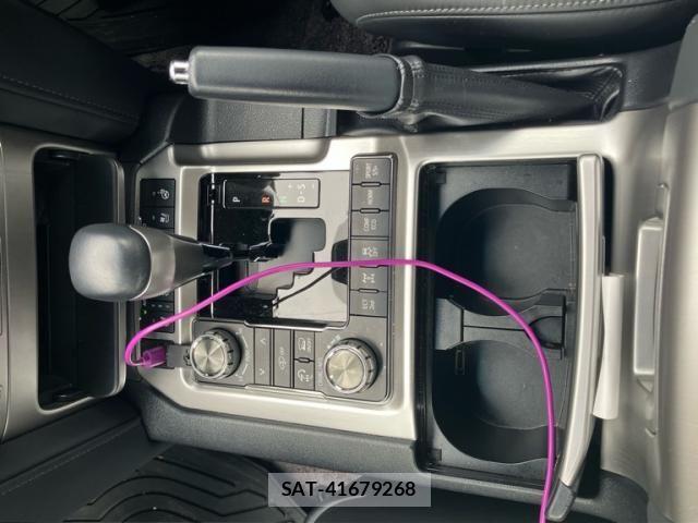 Toyota LAND CRUISER 2020-04 8036311-25