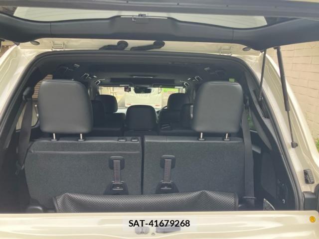 Toyota LAND CRUISER 2020-04 8036311-27