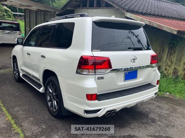 Toyota LAND CRUISER 2020-04 8036311-2