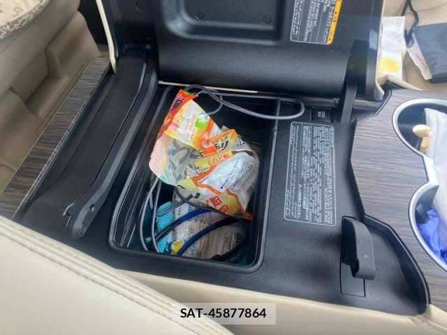Toyota LAND CRUISER 2024-02 8036308-23
