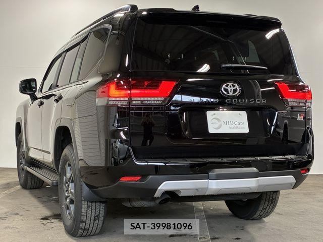 Toyota LAND CRUISER 2026-02 8036301-2