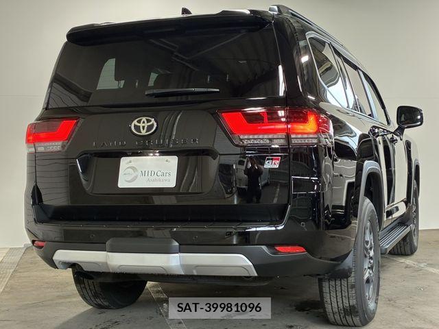 Toyota LAND CRUISER 2026-02 8036301-6