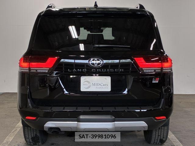 Toyota LAND CRUISER 2026-02 8036301-7
