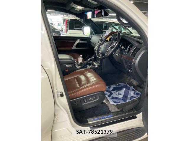 Toyota LAND CRUISER 2018-03 8074271-12