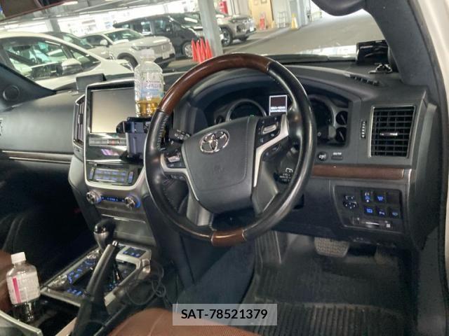 Toyota LAND CRUISER 2018-03 8074271-14