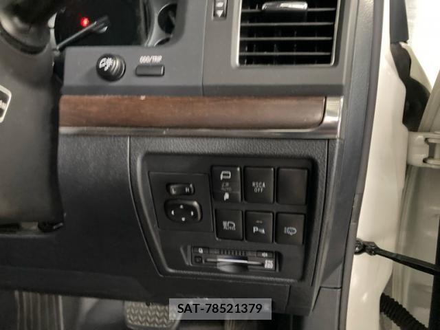 Toyota LAND CRUISER 2018-03 8074271-17