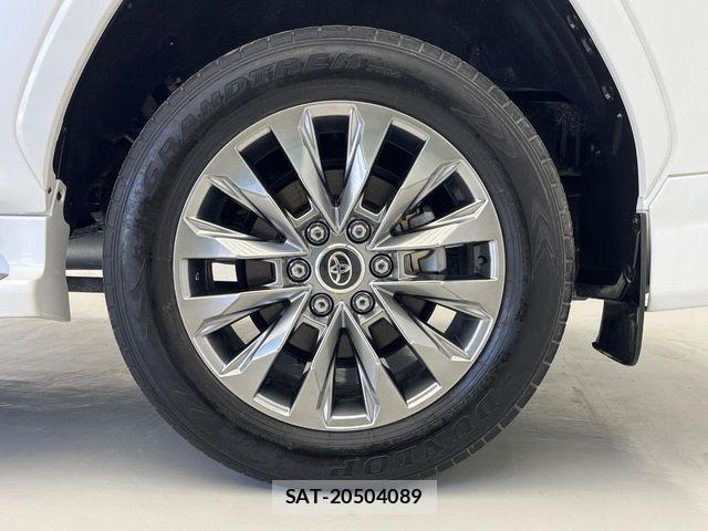 Toyota LAND CRUISER 2023-04 8074268-11