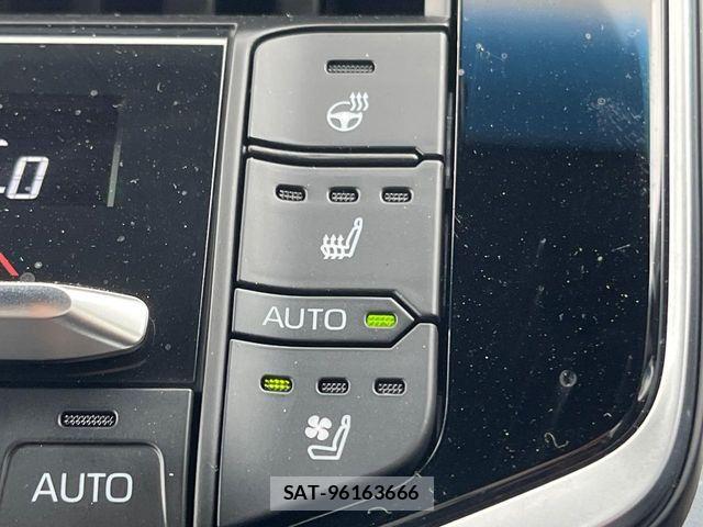 Toyota LAND CRUISER 2023-02 8074269-5