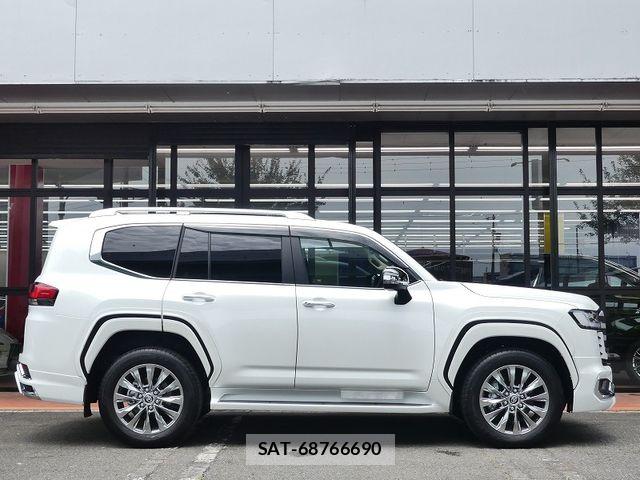 Toyota LAND CRUISER 2026-02 8074267-6