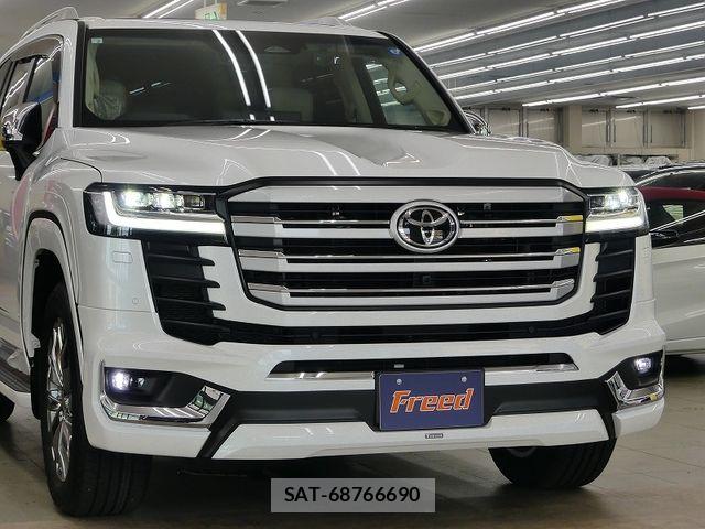 Toyota LAND CRUISER 2026-02 8074267-8