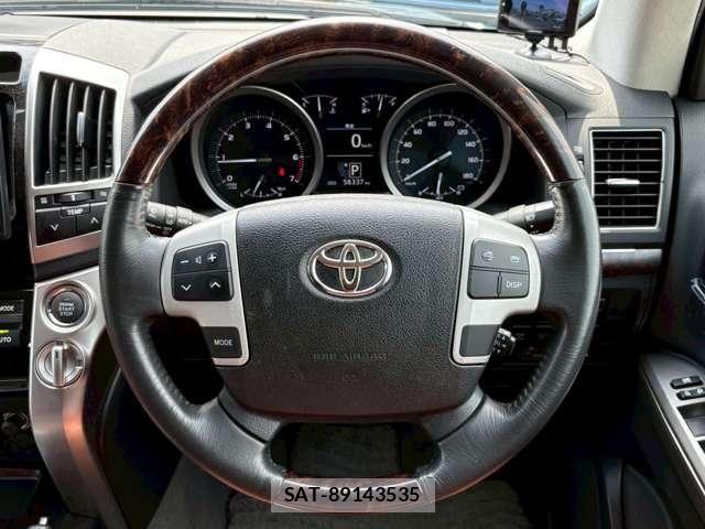 Toyota LAND CRUISER 2015-06 8074274-24