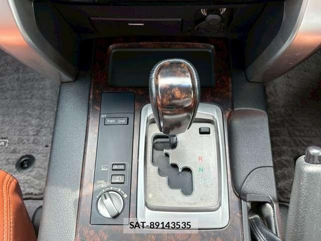 Toyota LAND CRUISER 2015-06 8074274-28