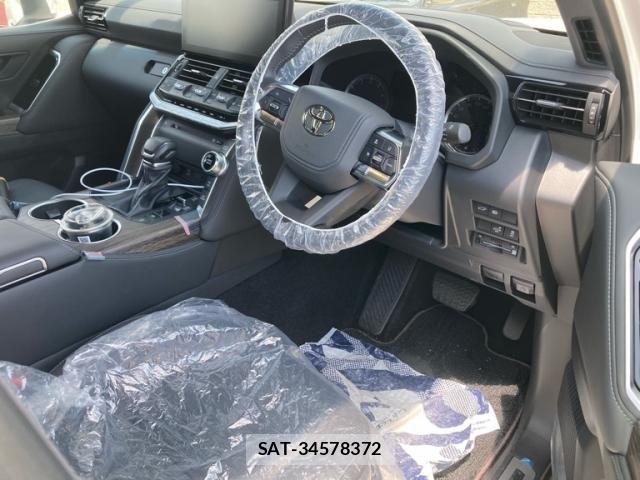 Toyota LAND CRUISER 2024-03 8100019-13