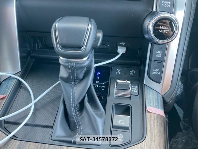 Toyota LAND CRUISER 2024-03 8100019-23