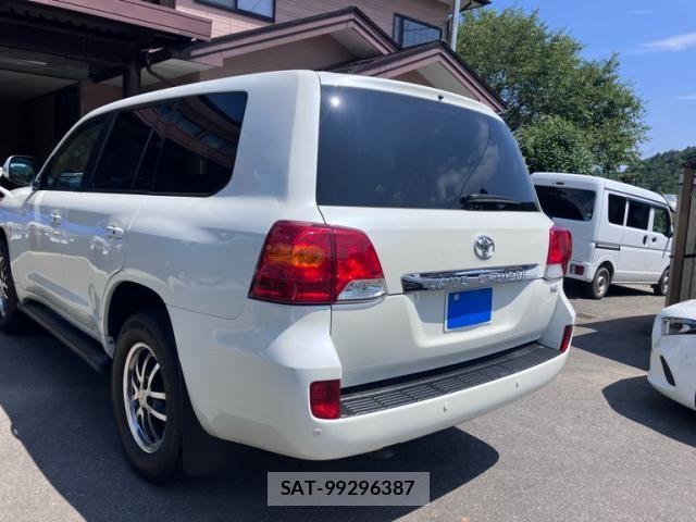 Toyota LAND CRUISER 2013-09 8100028-3
