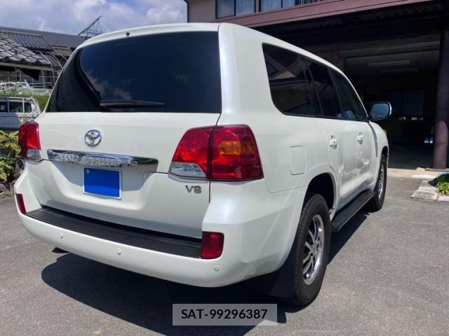 Toyota LAND CRUISER 2013-09 8100028-4