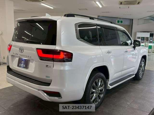 Toyota LAND CRUISER 2024-08 8100018-11