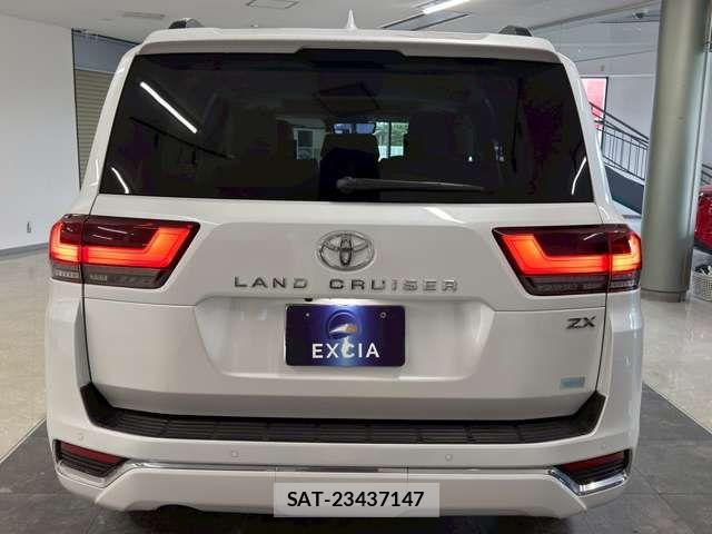 Toyota LAND CRUISER 2024-08 8100018-5