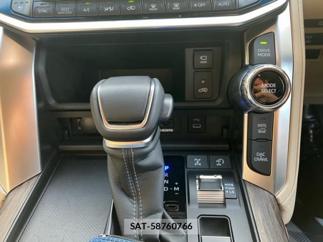Toyota LAND CRUISER 2025-07 8130920-12