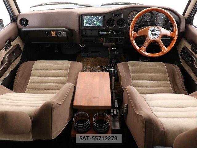 Toyota LAND CRUISER 1988-01 8130922-1