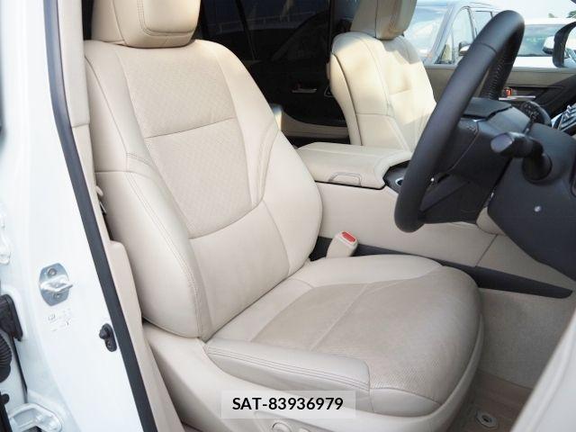 Toyota LAND CRUISER 2023-09 8146033-12