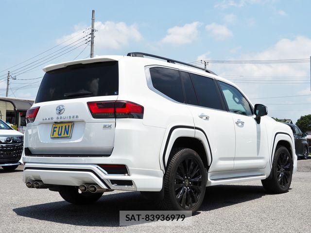 Toyota LAND CRUISER 2023-09 8146033-4