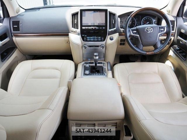 Toyota LAND CRUISER 2017-07 8146034-10