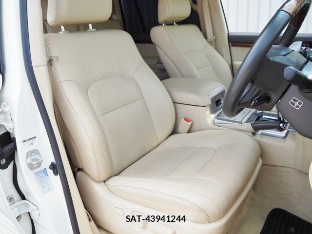 Toyota LAND CRUISER 2017-07 8146034-11