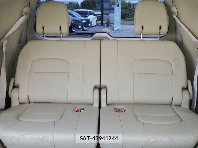 Toyota LAND CRUISER 2017-07 8146034-15
