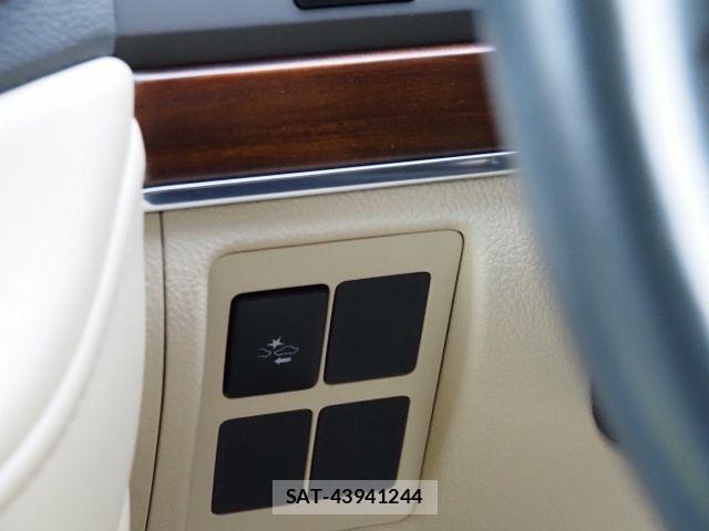Toyota LAND CRUISER 2017-07 8146034-23