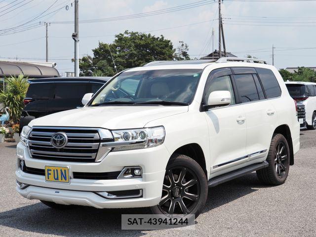 Toyota LAND CRUISER 2017-07 8146034-3