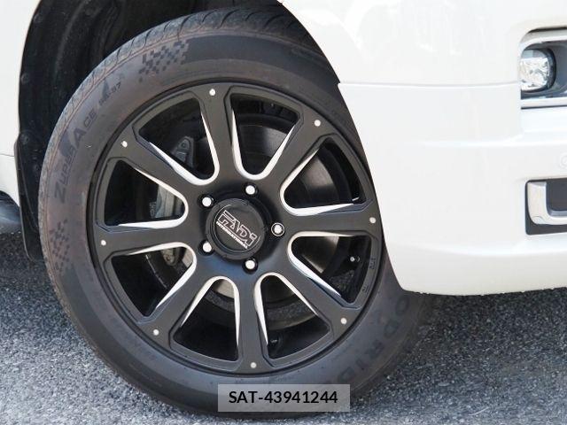 Toyota LAND CRUISER 2017-07 8146034-7