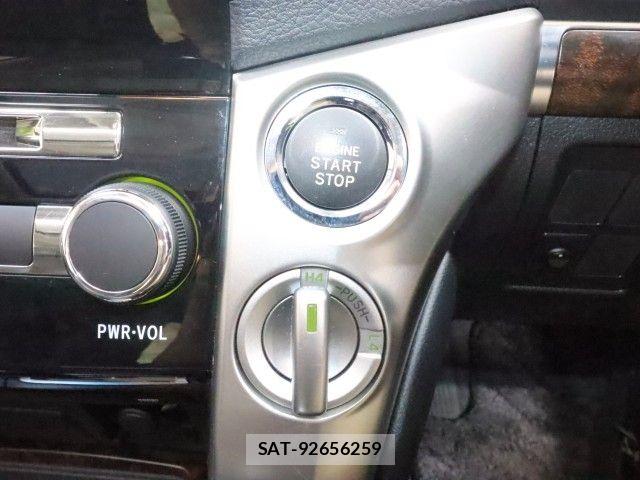 Toyota LAND CRUISER 2012-02 8158665-19
