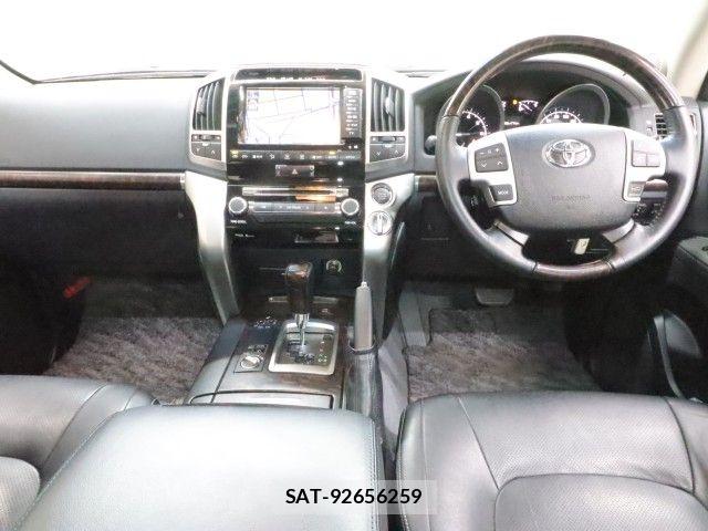 Toyota LAND CRUISER 2012-02 8158665-2