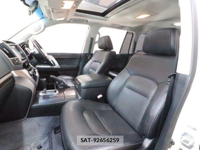 Toyota LAND CRUISER 2012-02 8158665-8