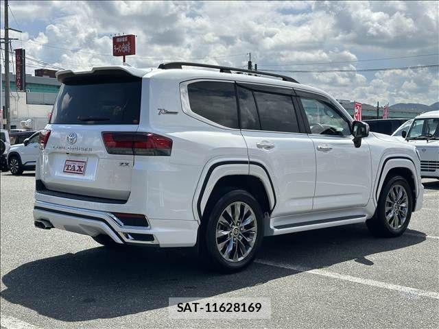 Toyota LAND CRUISER 2023-09 8208228-13
